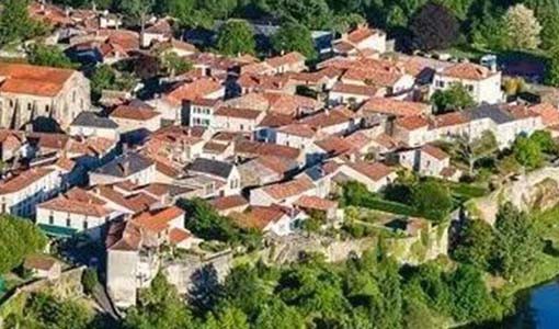 安岳回乡建别墅为什么一定要选专业乡墅公司